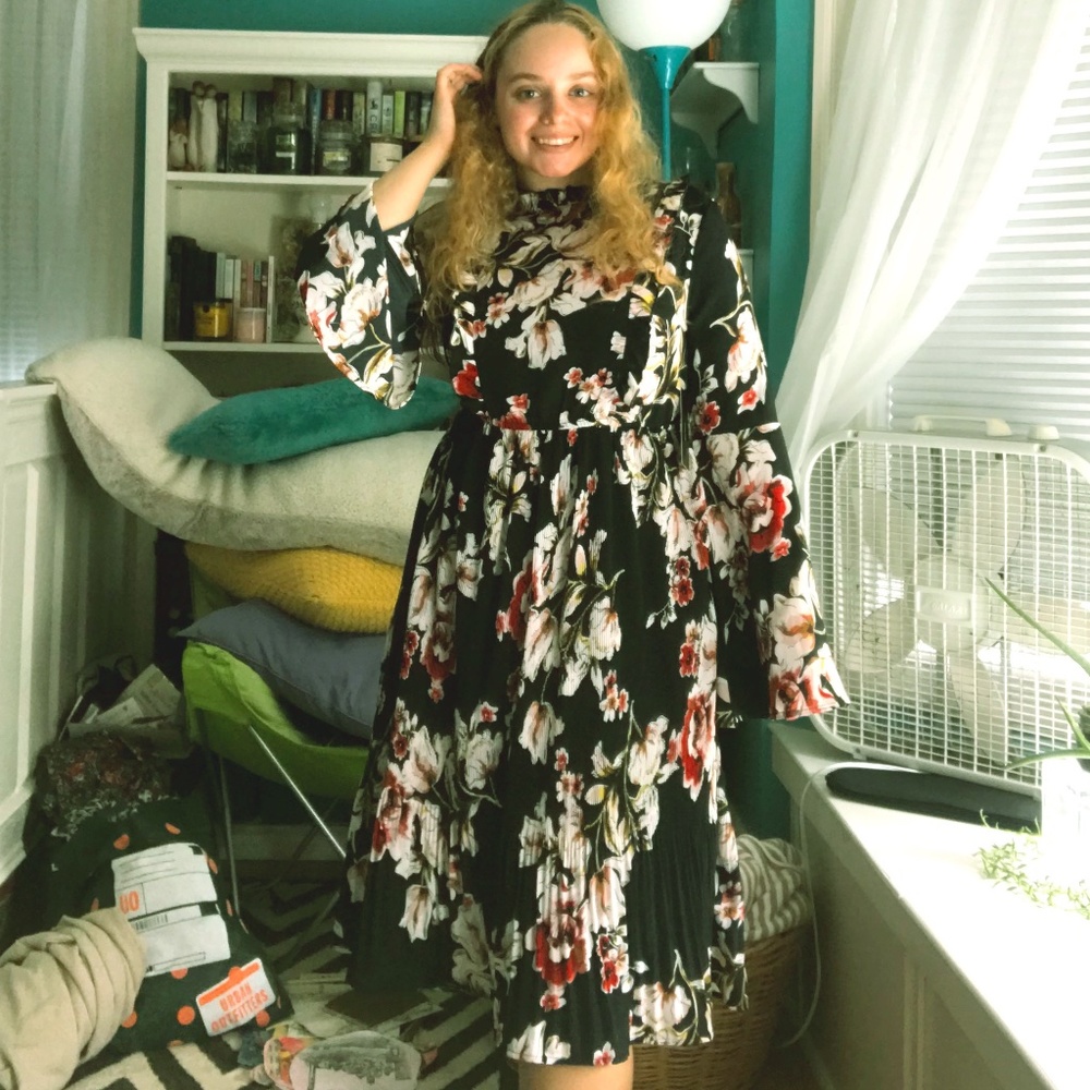 LuLus floral dress